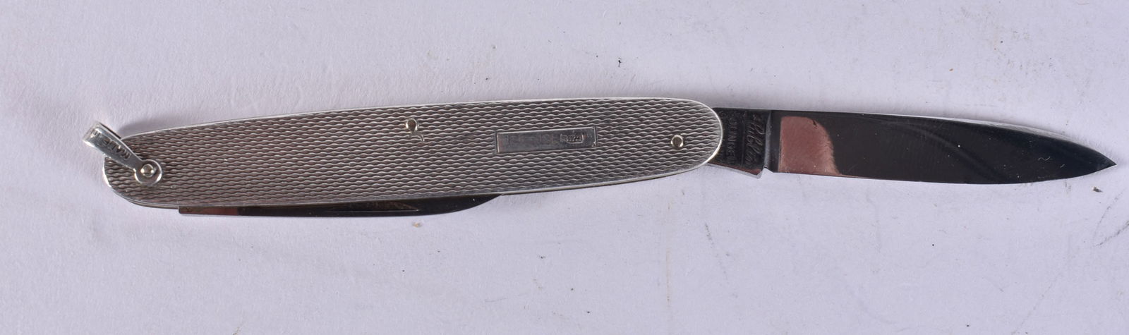 A SILVER PEN KNIFE. 16.5 cm extended. WE ARE UNABLE TO OFFER IN HOUSE SHIPPING ON THIS LOT (1 of 3)