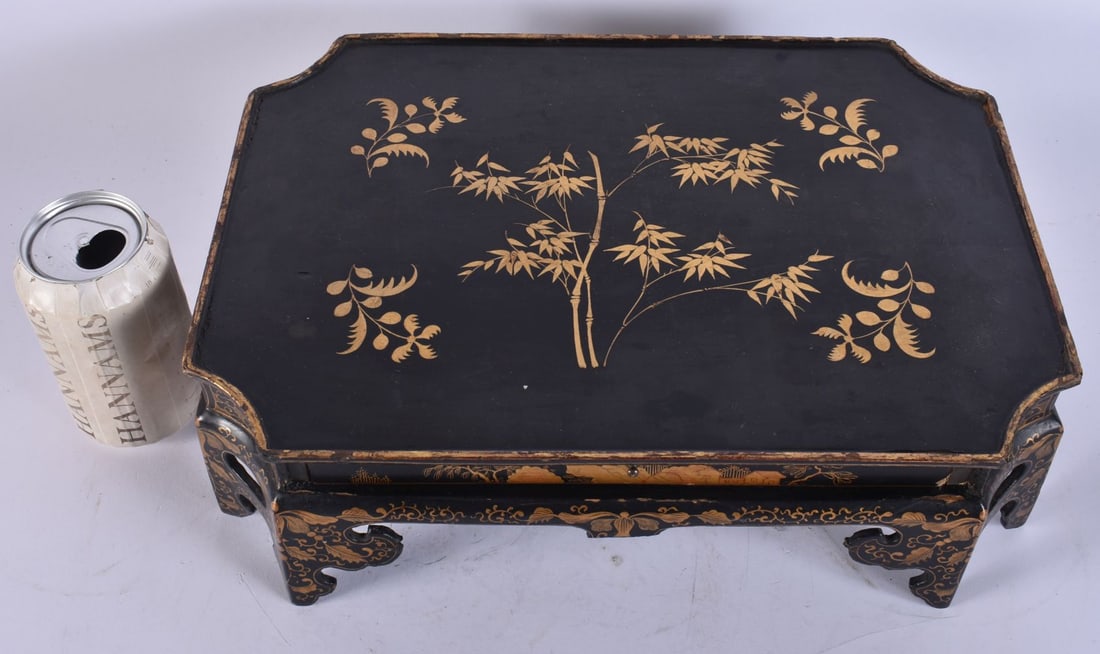 A 19TH CENTURY JAPANESE MEIJI PERIOD BLACK AND GILDED LACQUER TABLE. 34 cm x 24 cm. (1 of 5)