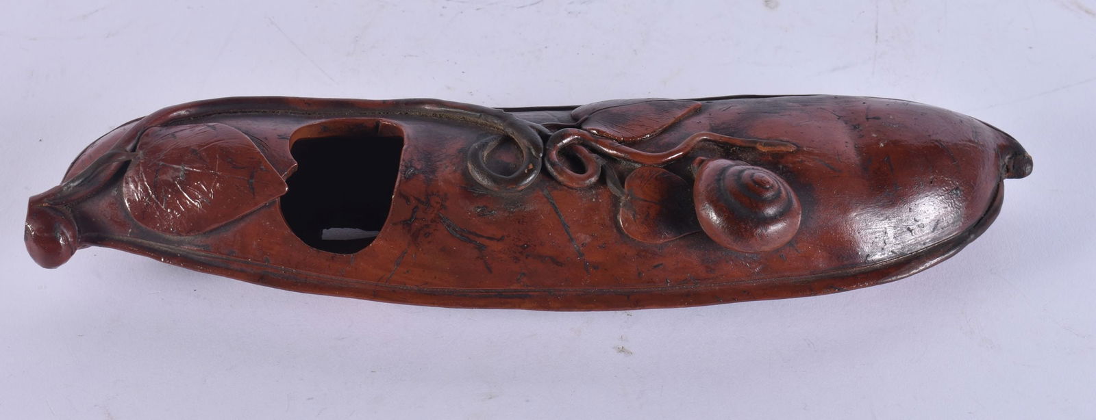 A 19TH CENTURY JAPANESE MEIJI PERIOD POTTERY WALL POCKET. 24 cm wide.: A 19TH CENTURY JAPANESE MEIJI PERIOD POTTERY WALL POCKET. 24 cm wide.