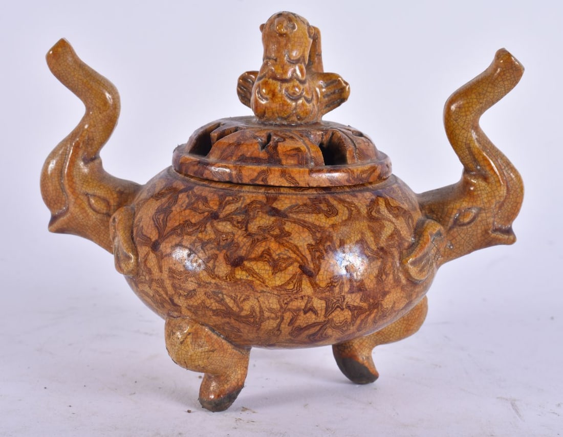 A CHINESE TWIN HANDLED POTTERY CENSER AND COVER. 12.5 cm wide. (1 of 4)