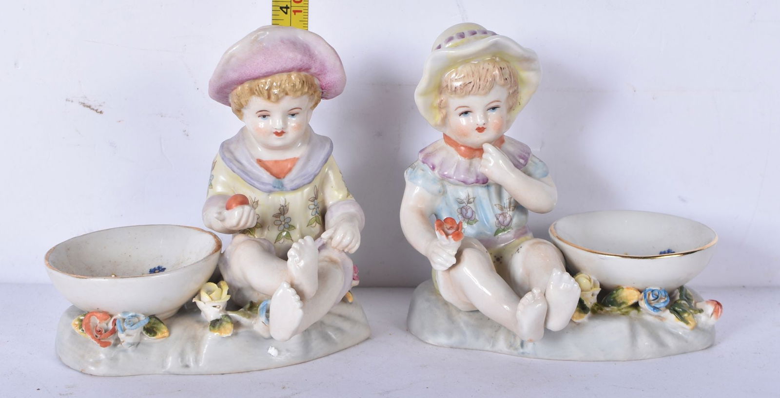 A pair of continental porcelain cruet salts 10cm (2) (1 of 7)