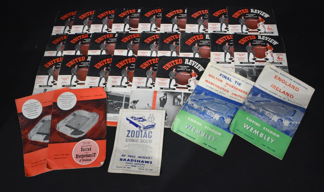 A collection of 1950/60s Manchester United football programmes (25) (1 of 6)