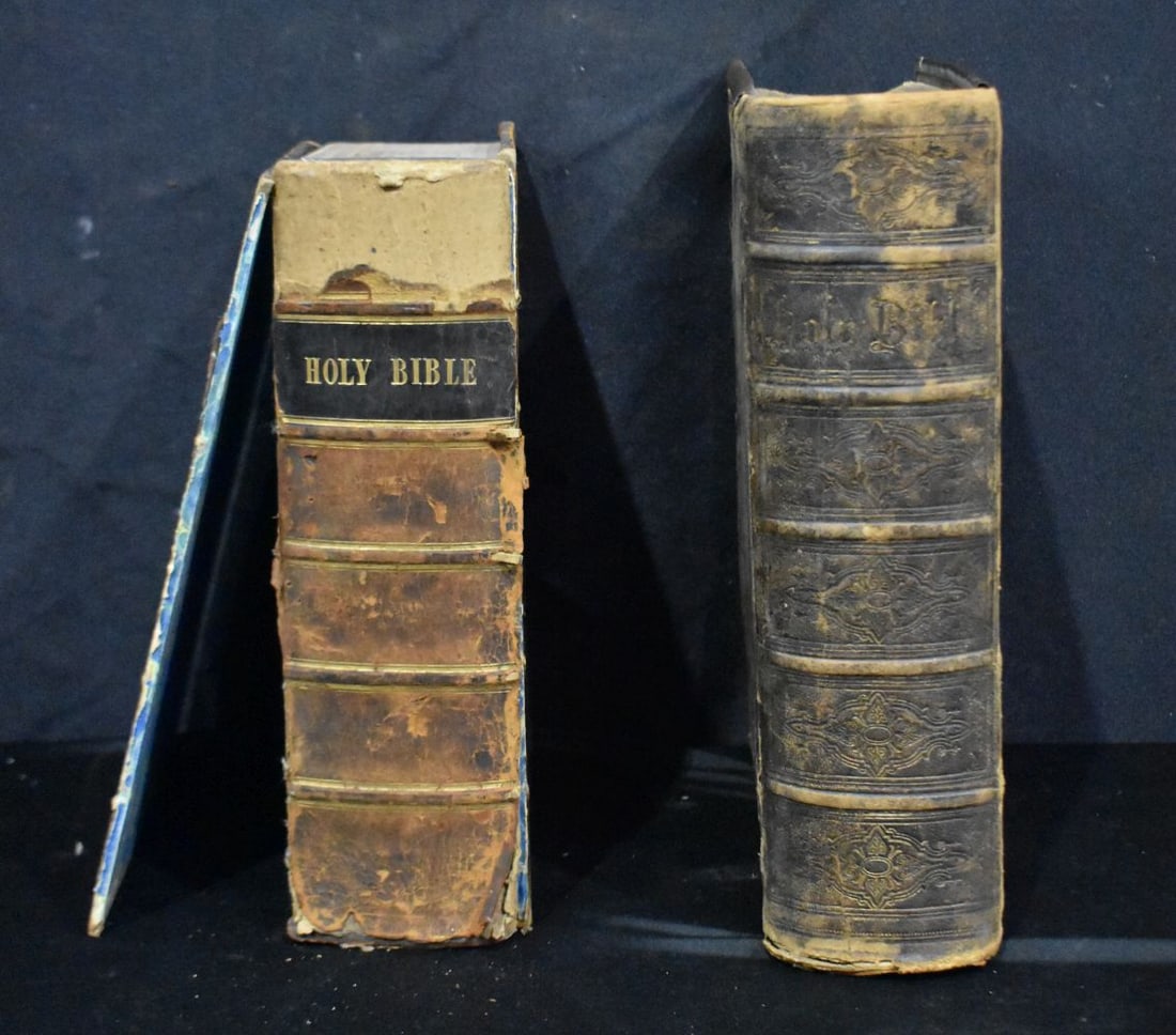 Old & New Testaments Bible by Rev John Brown together with another Bible 34 x 28cm (2): Old & New Testaments Bible by Rev John Brown together with another Bible 34 x 28cm (2)