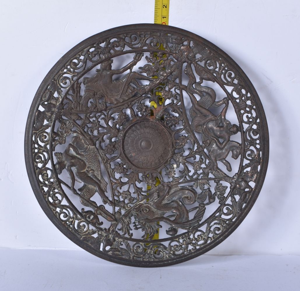 A 19th Century Coalbrookdale cast iron openwork dish decorated with mythical figures 20.5cm (1 of 7)