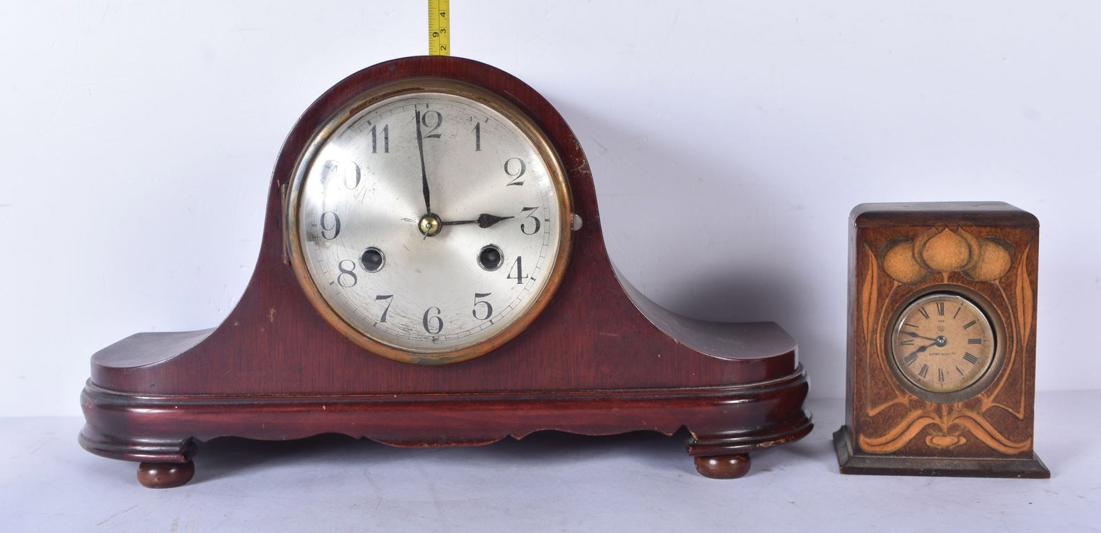 A mahogany cased American Bee clock together with a wooden mantle clock 21 x 39cm (2) (1 of 8)