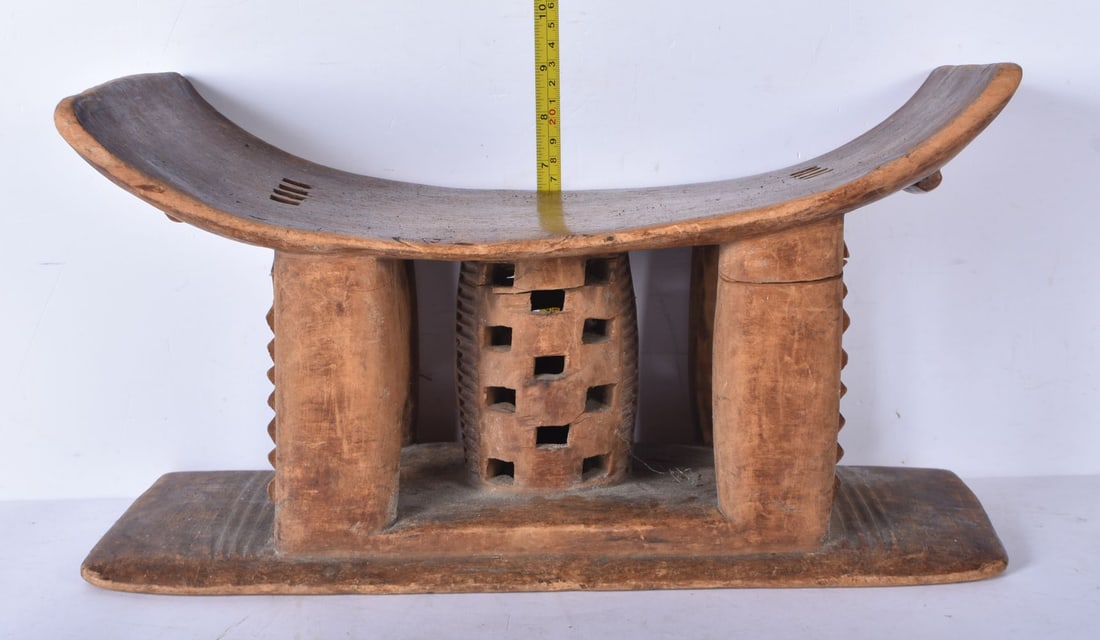 An early African Tribal Ashanti Headrest 23 x 42 x 15cm (1 of 5)