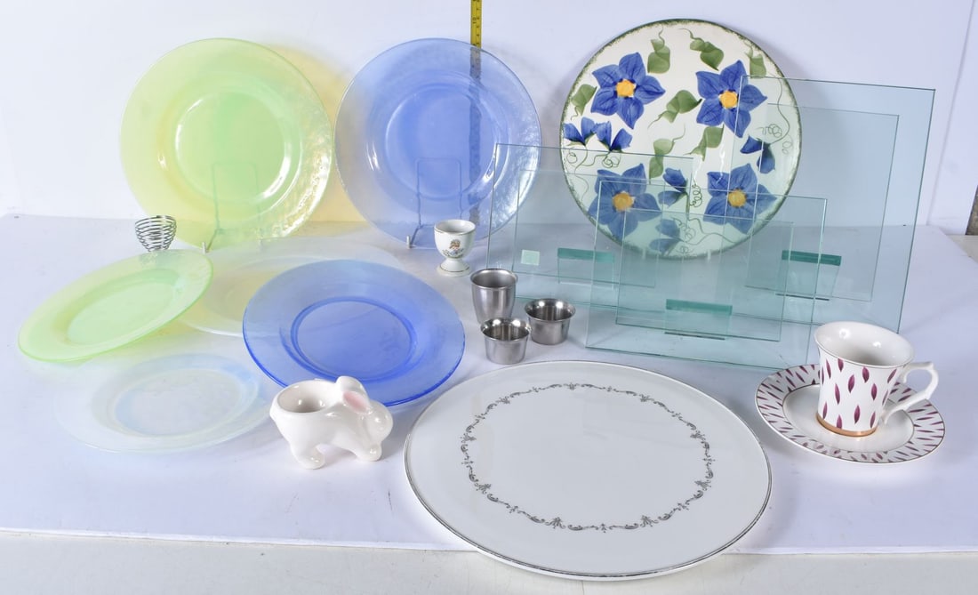 A miscellaneous collection of Murano Yalos casa plates, glass picture frames and ceramics etc 28cm (1 of 11)