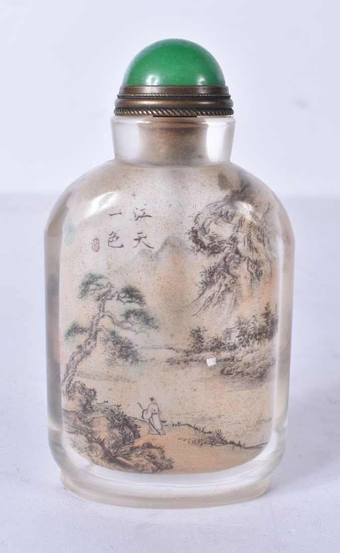 A Chinese glass reverse painted snuff bottle 8.5cm (1 of 4)