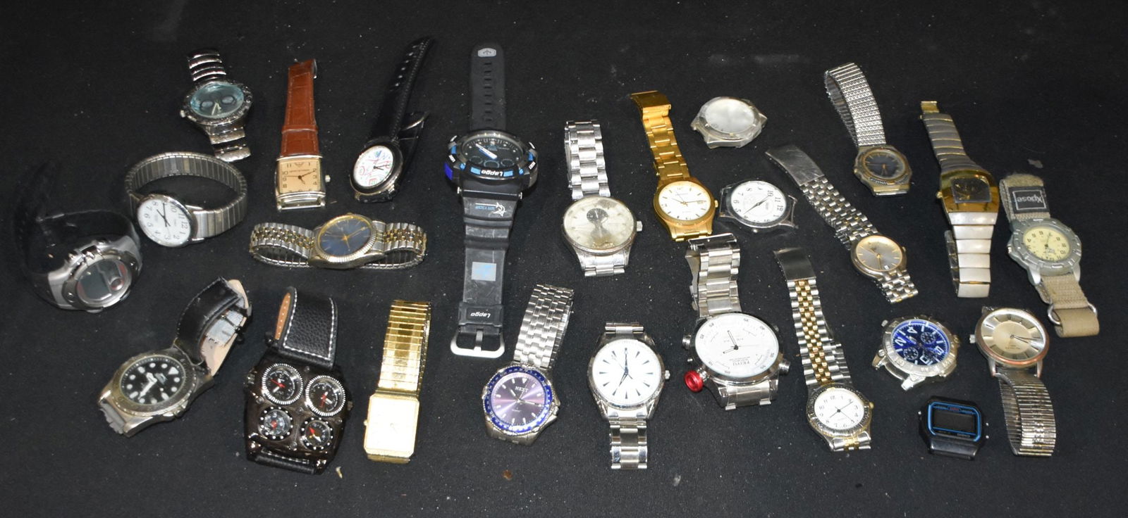 A collection of wristwatches. Not working (25) (1 of 4)