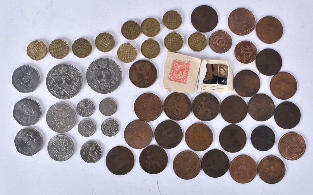 A collection of pre and post decimal coins (Qty) (1 of 5)