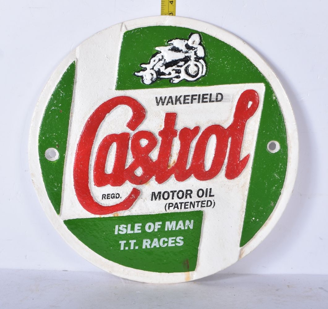 A cast iron 'Castrol' sign 23cm: A cast iron 'Castrol' sign 23cm