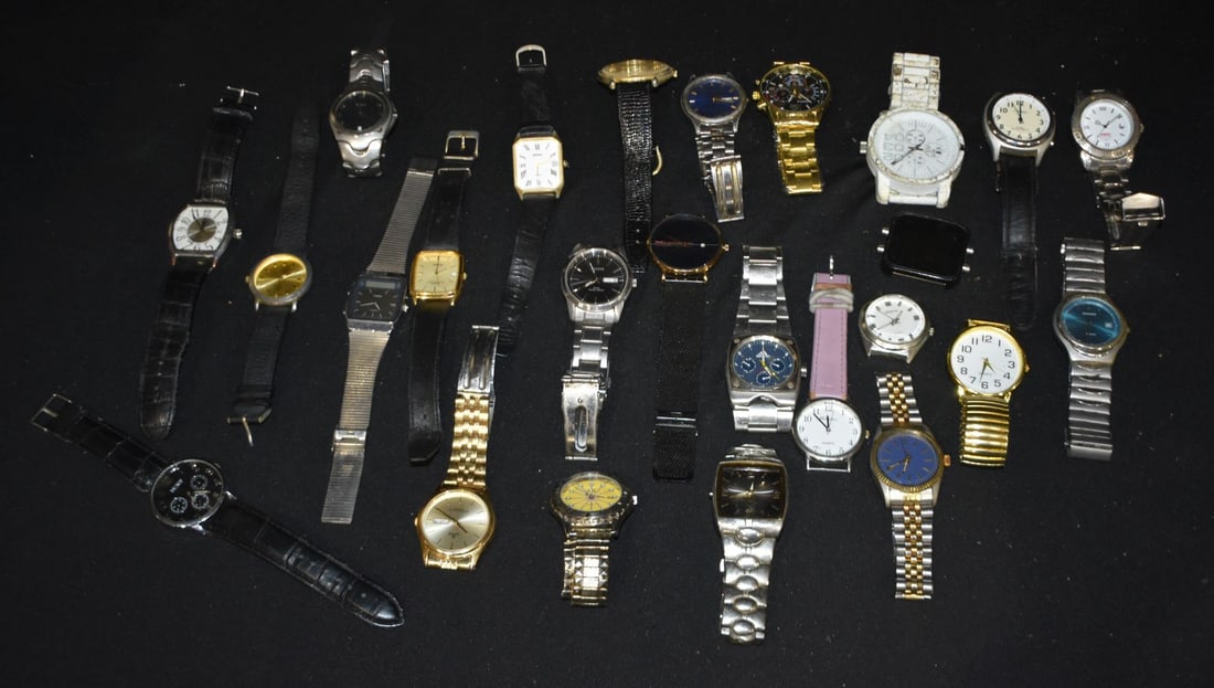 A collection of wristwatches. Not working (25) (1 of 3)