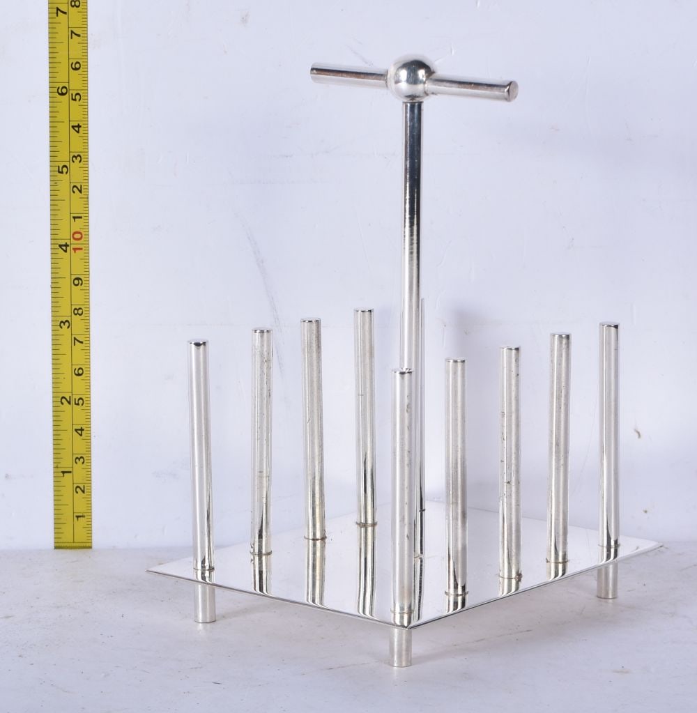 A silver plated Dresser style toast rack 7 x 12.5 x 10cm (1 of 5)