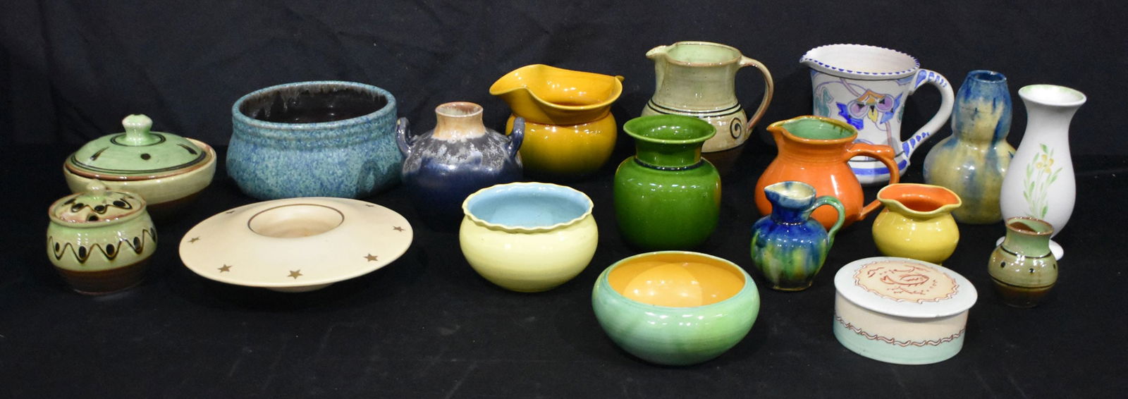 A collection of vintage pottery items jugs,vases,pots etc(17) (1 of 5)