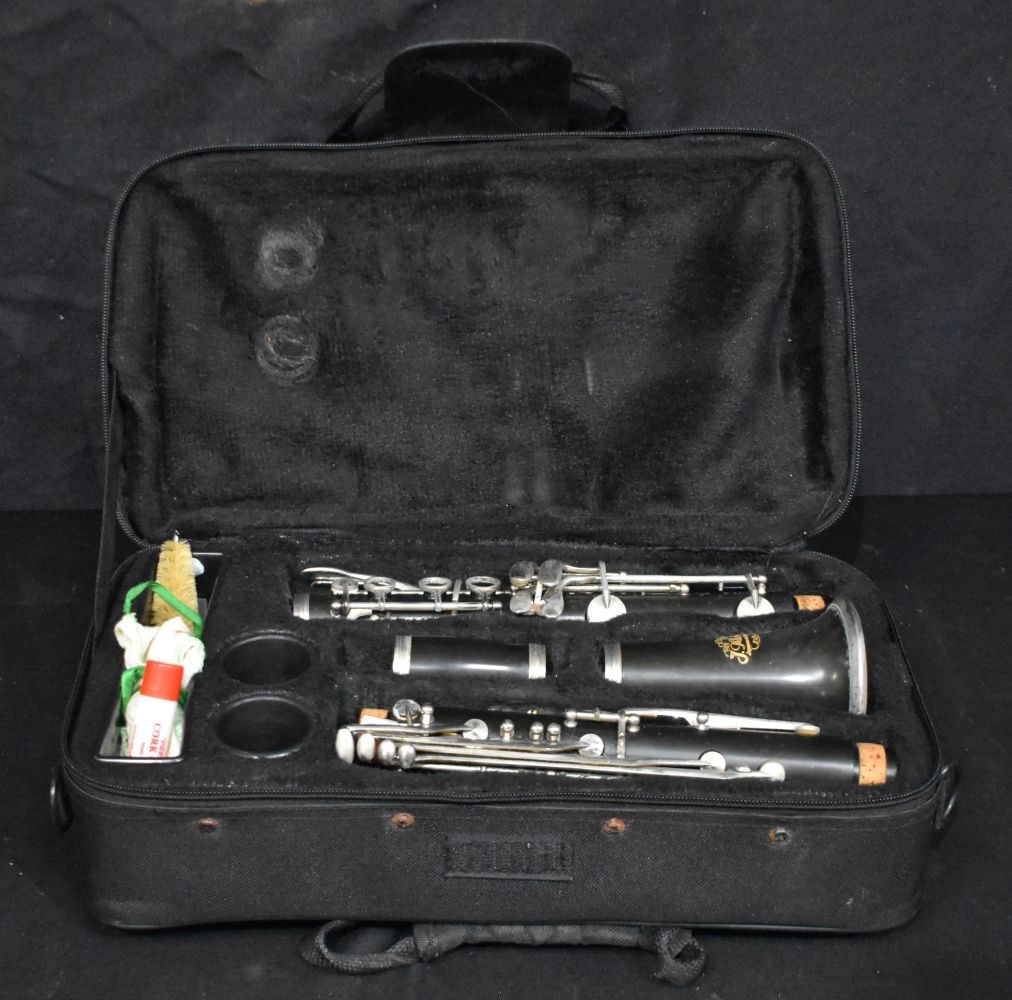 A cased J Michael Clarinet 10.5 x 35cm (1 of 3)
