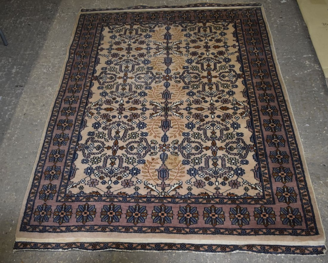A Persian Kerman floral rug 178 x 127cm (1 of 7)
