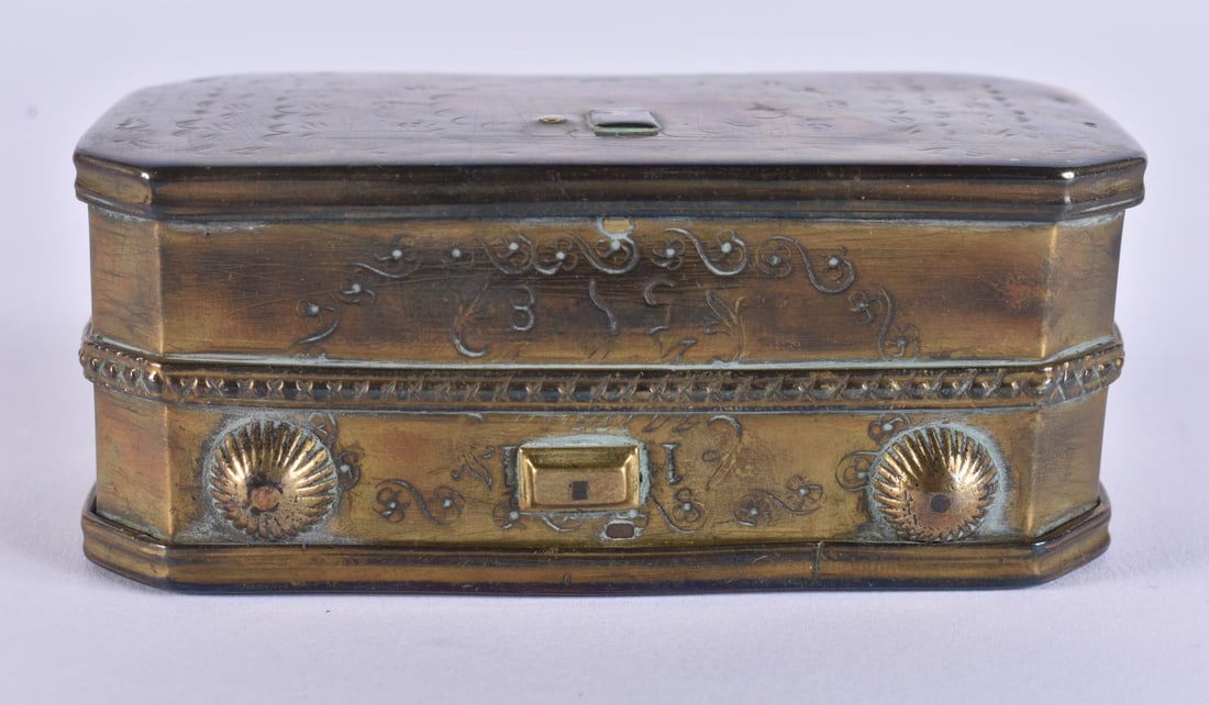 AN UNUSUAL 18TH CENTURY DUTCH DOUBLE COMBINATION SNUFF BOX. 9.5 cm x 5.5 cm.: AN UNUSUAL 18TH CENTURY DUTCH DOUBLE COMBINATION SNUFF BOX. 9.5 cm x 5.5 cm.