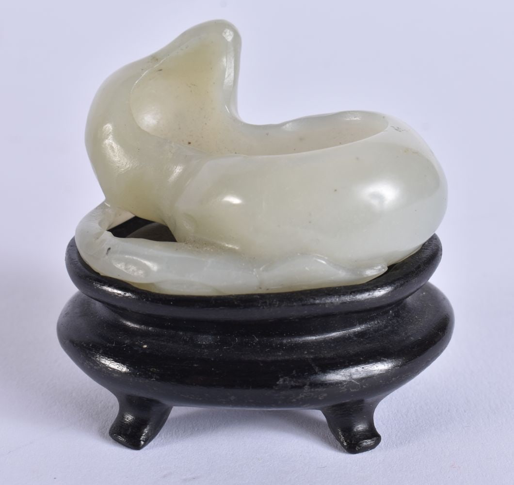 A CHINESE QING DYNASTY GREEN JADE BRUSH WASHER. 5 cm x 4 cm. (1 of 5)