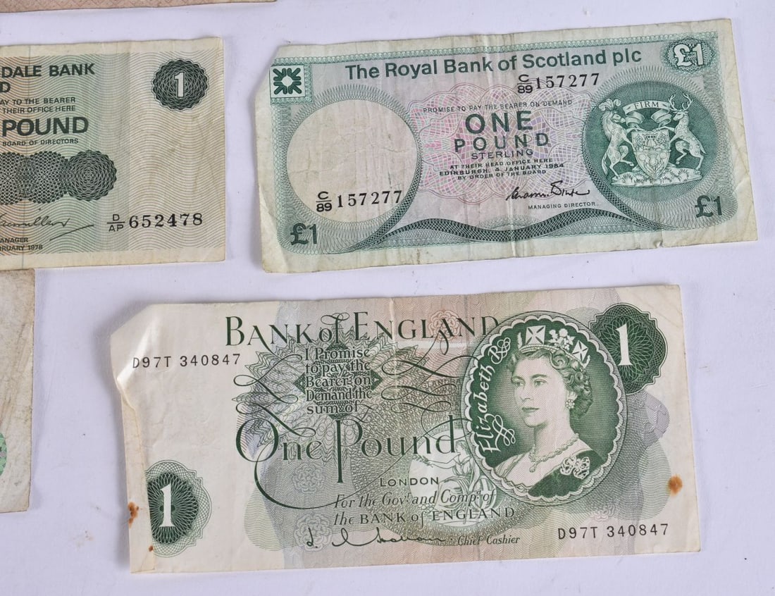 ASSORTED CURRENCY BANK NOTES. (qty) - 4