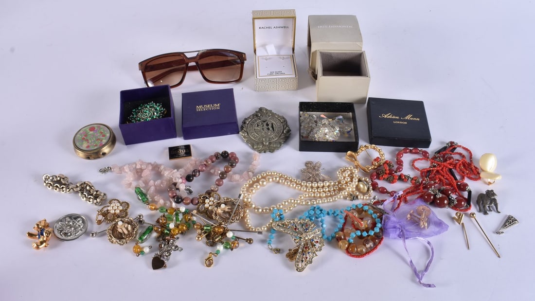 SUNGLASSES, COSTUME JEWELLERY etc. (qty) WE ARE UNABLE TO SHIP THIS LOT TO USA/CANADA (1 of 8)