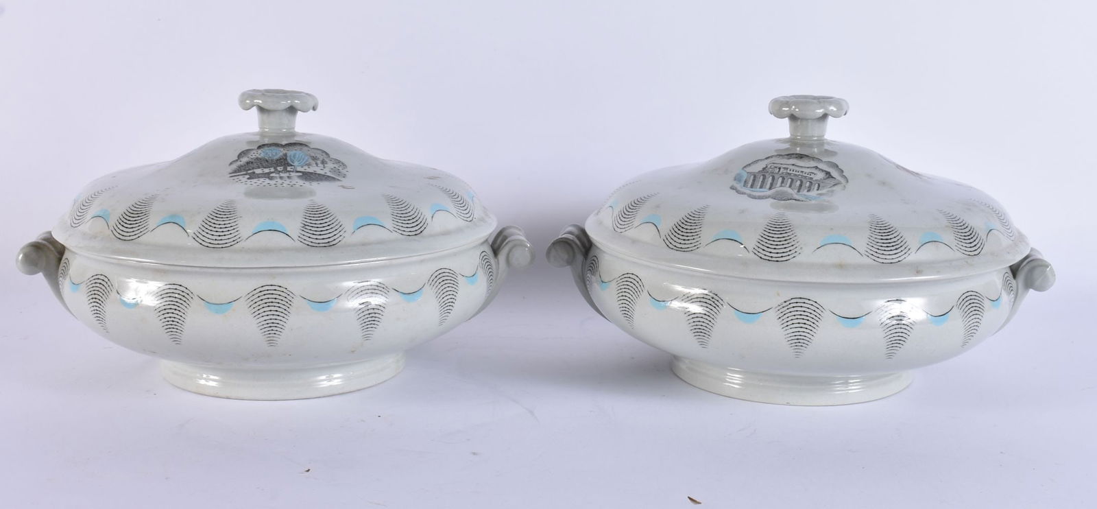 A PAIR OF RAVILIOUS DESIGN WEDGWOOD TUREENS AND COVERS. 24 cm wide.: A PAIR OF RAVILIOUS DESIGN WEDGWOOD TUREENS AND COVERS. 24 cm wide.