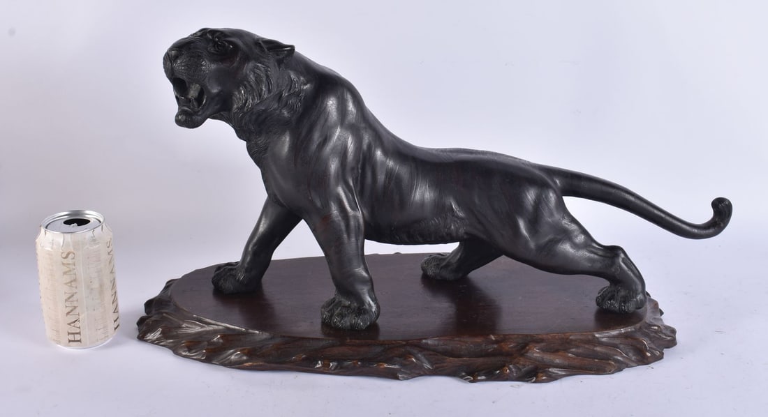 A LARGE 19TH CENTURY JAPANESE MEIJI PERIOD BRONZE OKIMONO OF A TIGER probably by Seiya. 45 cm x 26 c (1 of 8)