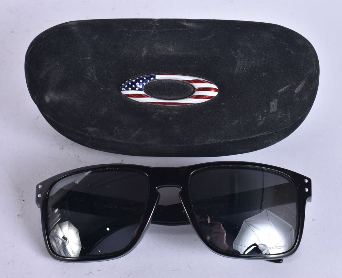 Oakley High Resolution Collection Holbrook XL Sunglasses W/ Case & Dustbag. WE ARE UNABLE TO SHIP: Oakley High Resolution Collection Holbrook XL Sunglasses W/ Case & Dustbag. WE ARE UNABLE TO SHIP THIS LOT TO USA/CANADA
