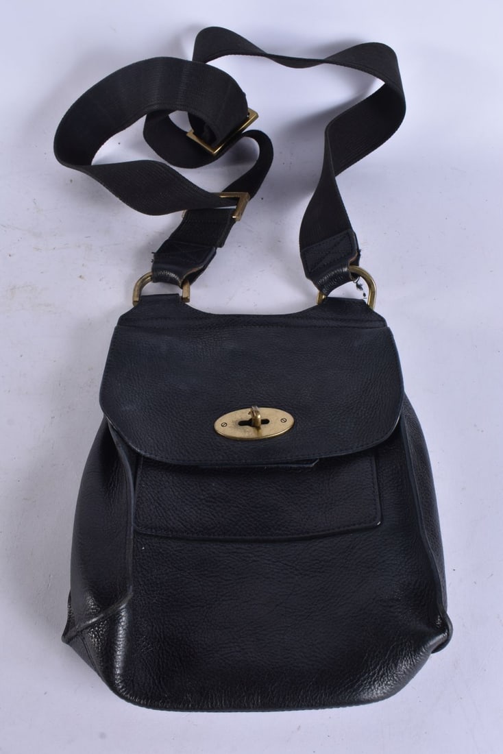 Mulberry Vintage Leather Crossbody Bag Black w/ Gold Toned Hardware. 28cm wide. (1 of 3)