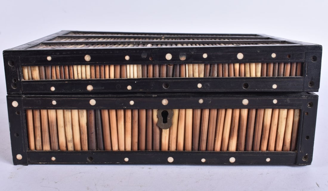 AN ANTIQUE ANGLO INDIAN PORCUPINE QUILL CASKET. 21 cm x 15 cm. (1 of 5)