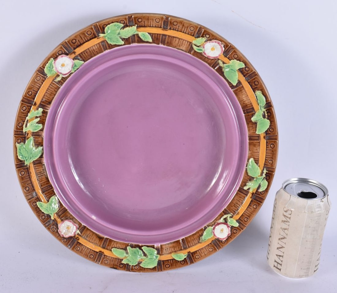 A LARGE VICTORIAN GEORG JONES MAJOLICA DISH. 30 cm diameter. (1 of 5)