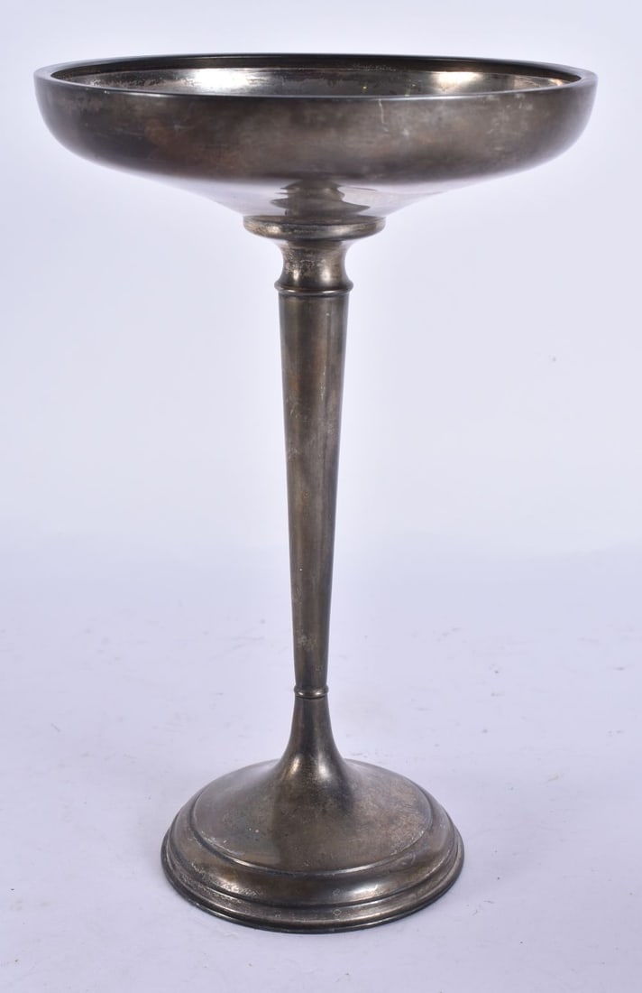 A SILVER TAZZA. 211 grams overall. 18.5 cm high.: A SILVER TAZZA. 211 grams overall. 18.5 cm high.