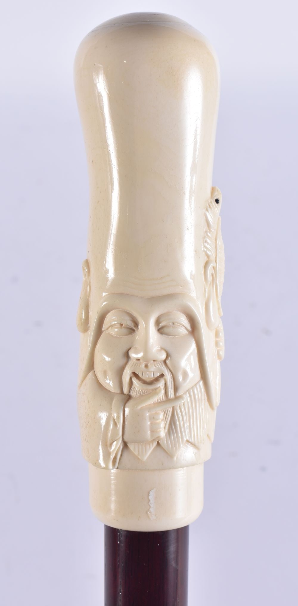 A CONTINENTAL BONE HANDLED WALKING CANE. 90 cm long.: A CONTINENTAL BONE HANDLED WALKING CANE. 90 cm long.