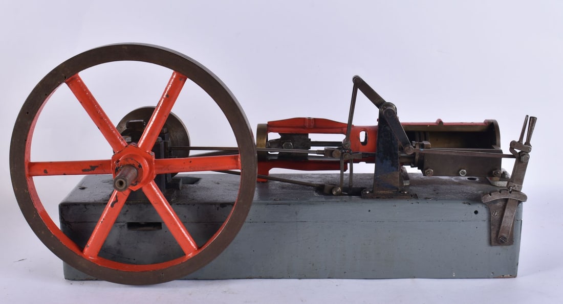 A LARGE STEAM TRACTION ENGINE. 48 cm x 28cm. (1 of 4)