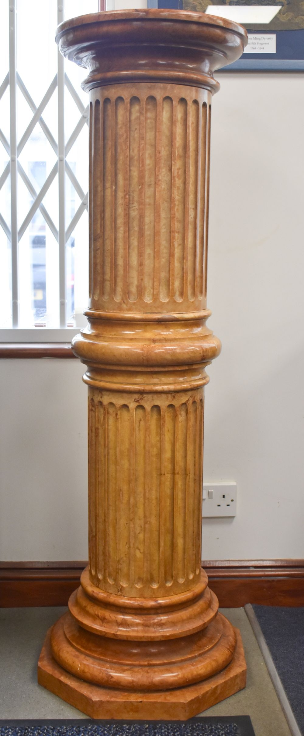 A FINE 19TH CENTURY ITALIAN CARVED MARBLE GRAND TOUR COLUMN of imposing proportions and classical fo (1 of 6)