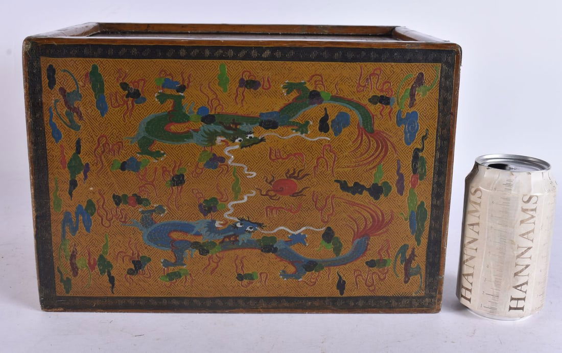 AN UNUSUAL CHINESE LACQUERED SLIDING DRAGON BOX AND COVER. 30 cm x 18 cm.: AN UNUSUAL CHINESE LACQUERED SLIDING DRAGON BOX AND COVER. 30 cm x 18 cm.