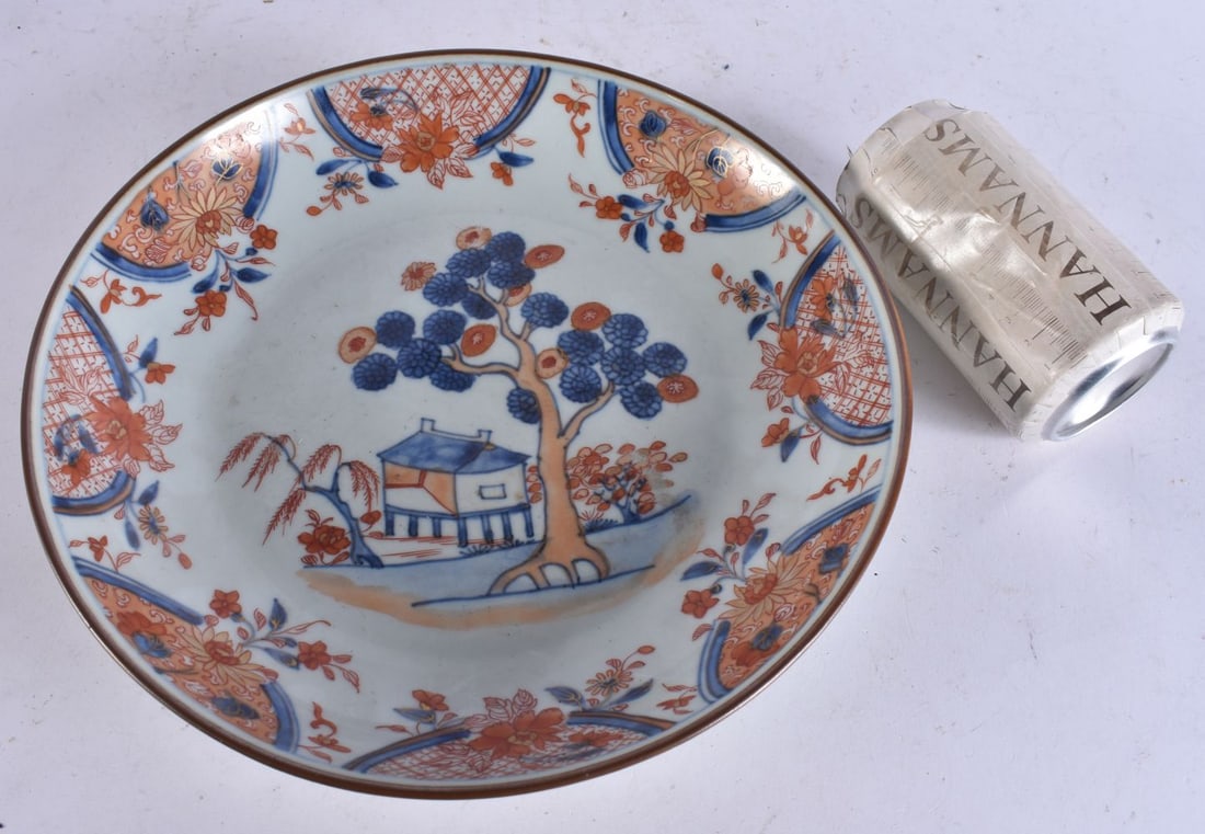 A LARGE 18TH CENTURY CHINESE IMARI PORCELAIN DISH Qianlong. 25 cm diameter. (1 of 4)