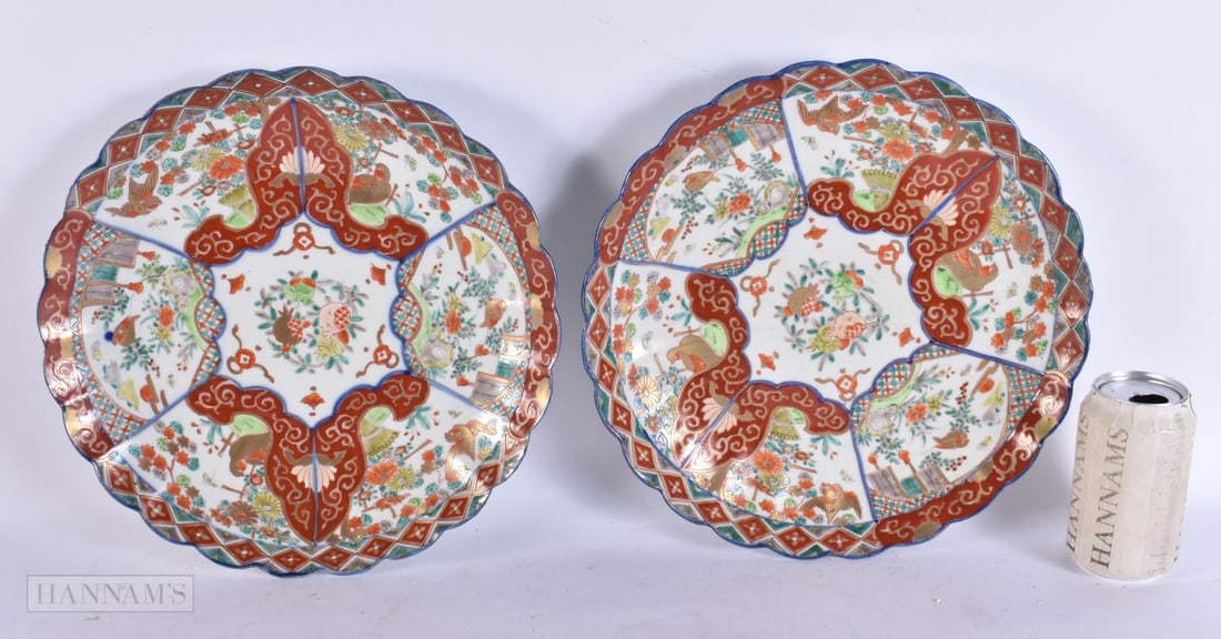 A PAIR OF 19TH CENTURY JAPANESE MEIJI PERIOD IMARI PORCELAIN DISHES. 30 cm wide. (1 of 8)