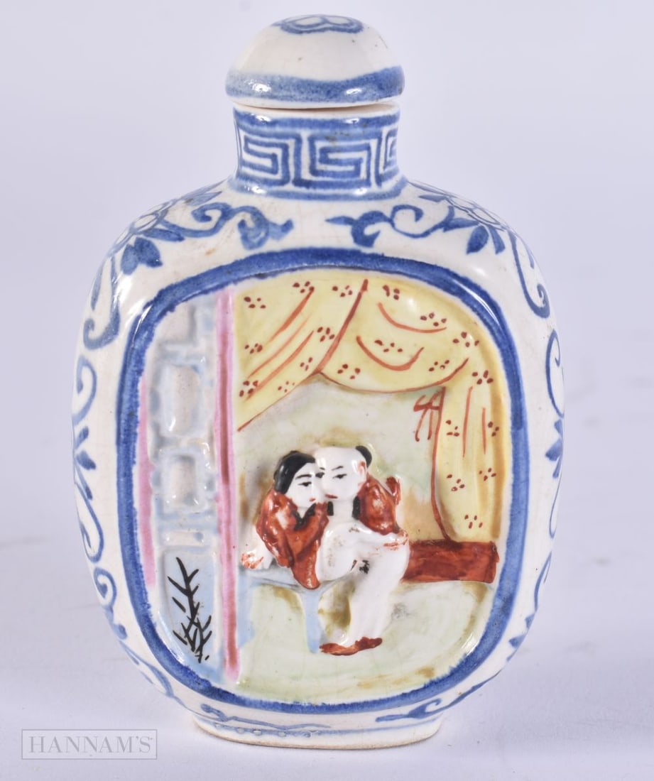 A CHINESE PORCELAIN EROTIC SNUFF BOTTLE. 45 grams. 7 cm high. (1 of 5)