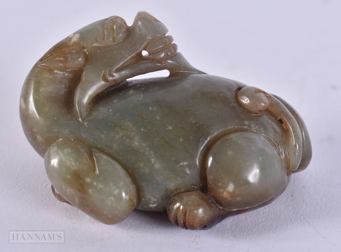 A CHINESE JADE BEAST. 109 grams. 6.25 cm x 4.5 cm. (1 of 2)