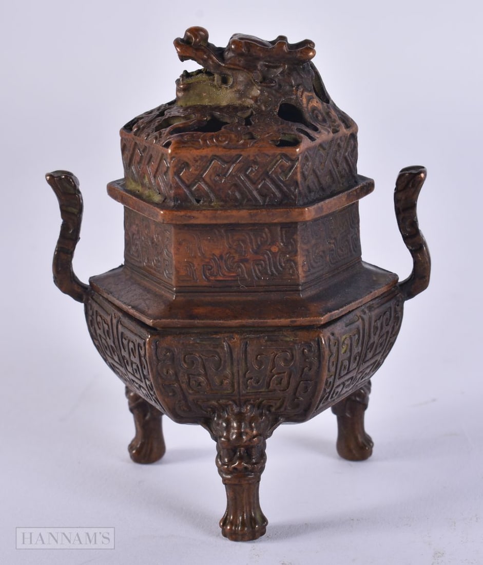A CHINESE BRONZE CENSER. 139 grams. 8.25 cm x 6.75 cm. (1 of 5)