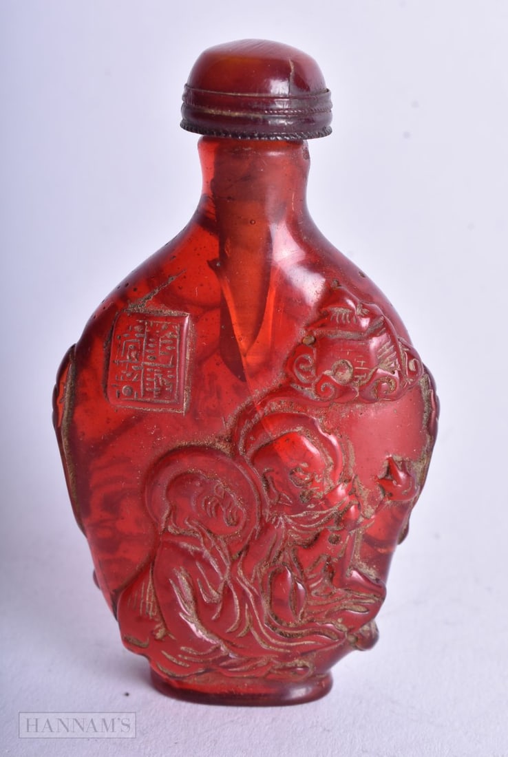 AN HARDSTONE SNUFF BOTTLE. 50 grams. 7.75 cm high.: AN HARDSTONE SNUFF BOTTLE. 50 grams. 7.75 cm high.
