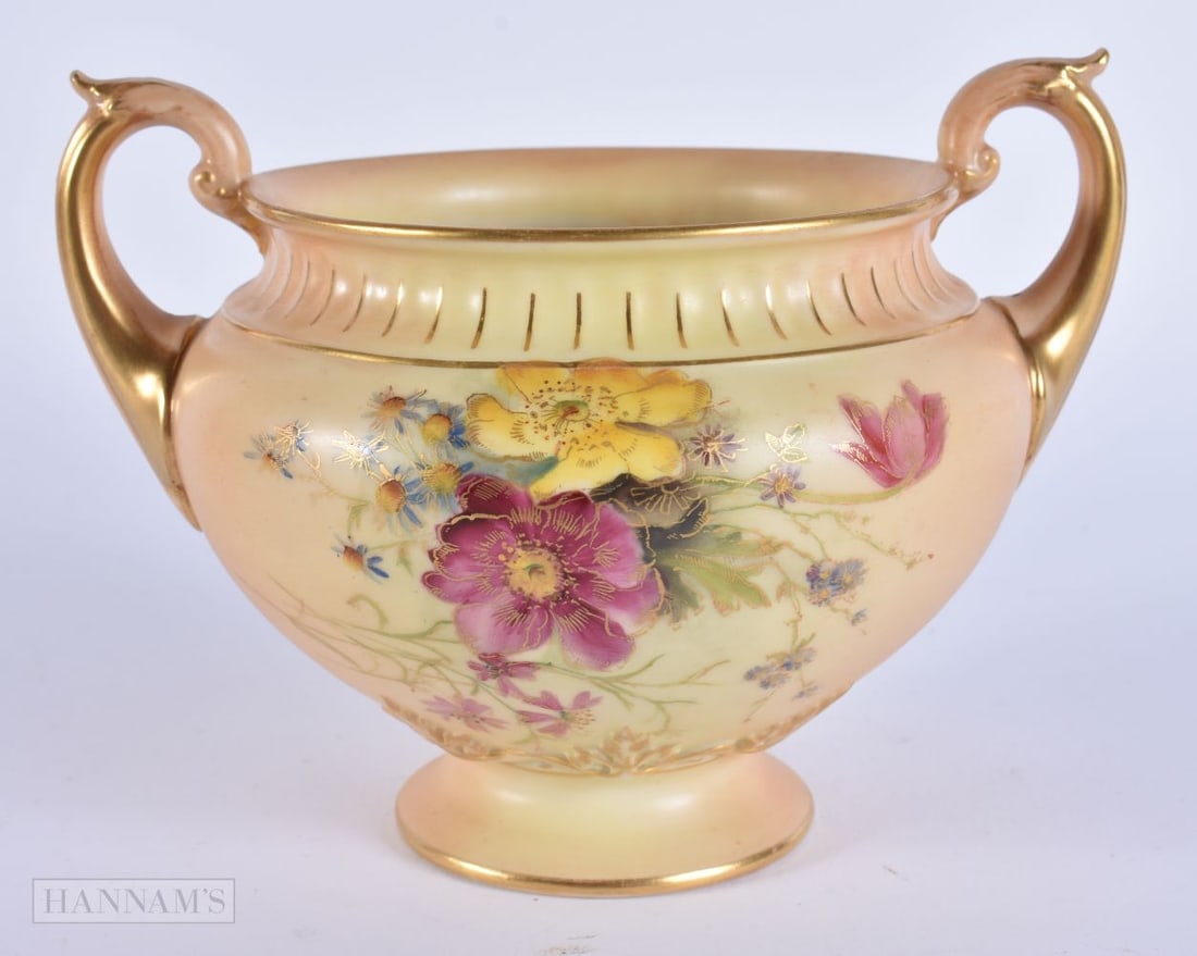 A ROYAL WORCESTER TWIN HANDLED BLUSH IVORY PORCELAIN BOWL. 14.5 cm wide.: A ROYAL WORCESTER TWIN HANDLED BLUSH IVORY PORCELAIN BOWL. 14.5 cm wide.