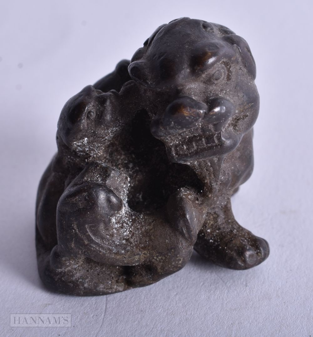 A Bronze Foo Dog. 3.8cm x 4.2cm x 4.2cm, weight 167g (1 of 4)