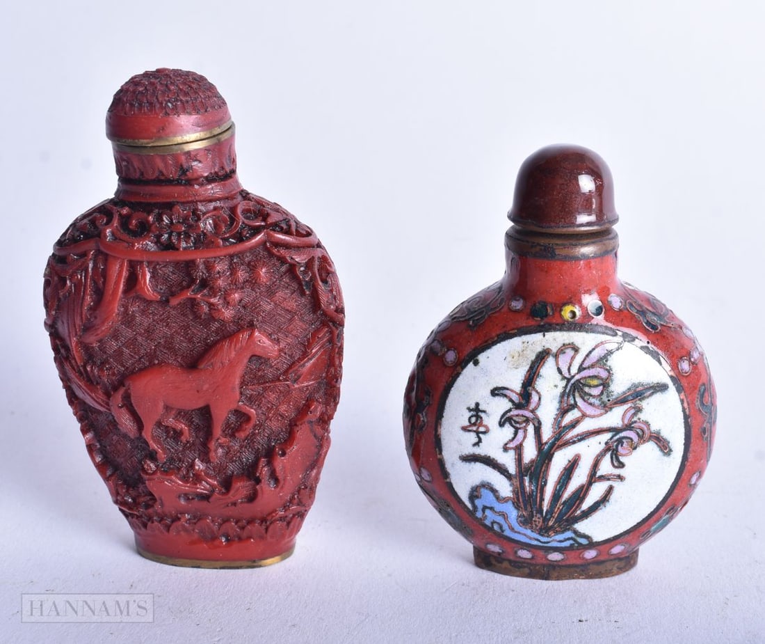 Two Chinese Snuff Bottles. Largest 7.6cm x 4.5 cm x 2.4cm, total weight 90g (2) (1 of 4)