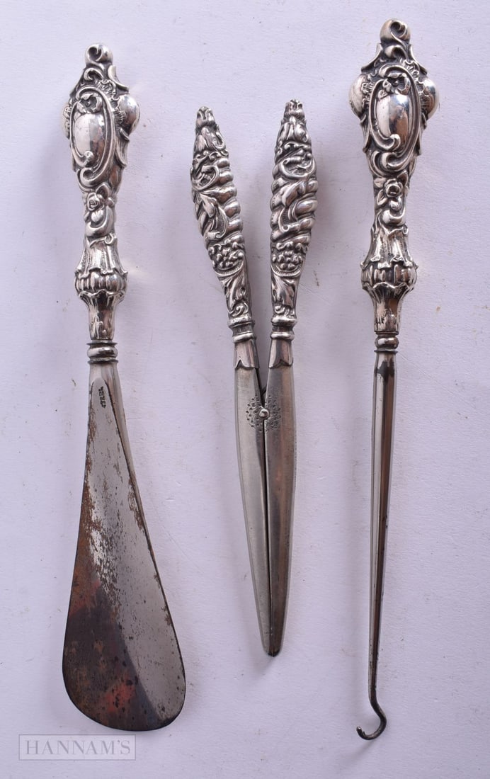 Heavily Embossed Handled Shoe Horn, Button Hook and Glove Stretcher. Longest 22.5 cm, total weight (1 of 3)