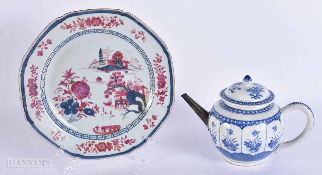 AN 18TH CENTURY CHINESE EXPORT PORCELAIN PLATE Qianlong, together with a teapot. Largest 21 cm wide. (1 of 8)