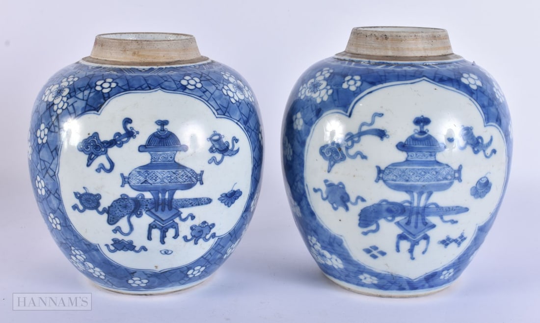 A NEAR PAIR OF 19TH CENTURY CHINESE BLUE AND WHITE PORCELAIN GINGER JARS Kangxi style. 20.5 cm x 14c (1 of 5)