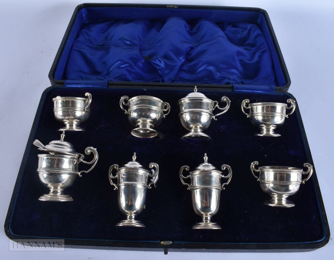AN UNUSUAL CASED ANTIQUE SILVER CRUET SET. 325 grams. 34 cm x 22 cm.: AN UNUSUAL CASED ANTIQUE SILVER CRUET SET. 325 grams. 34 cm x 22 cm.