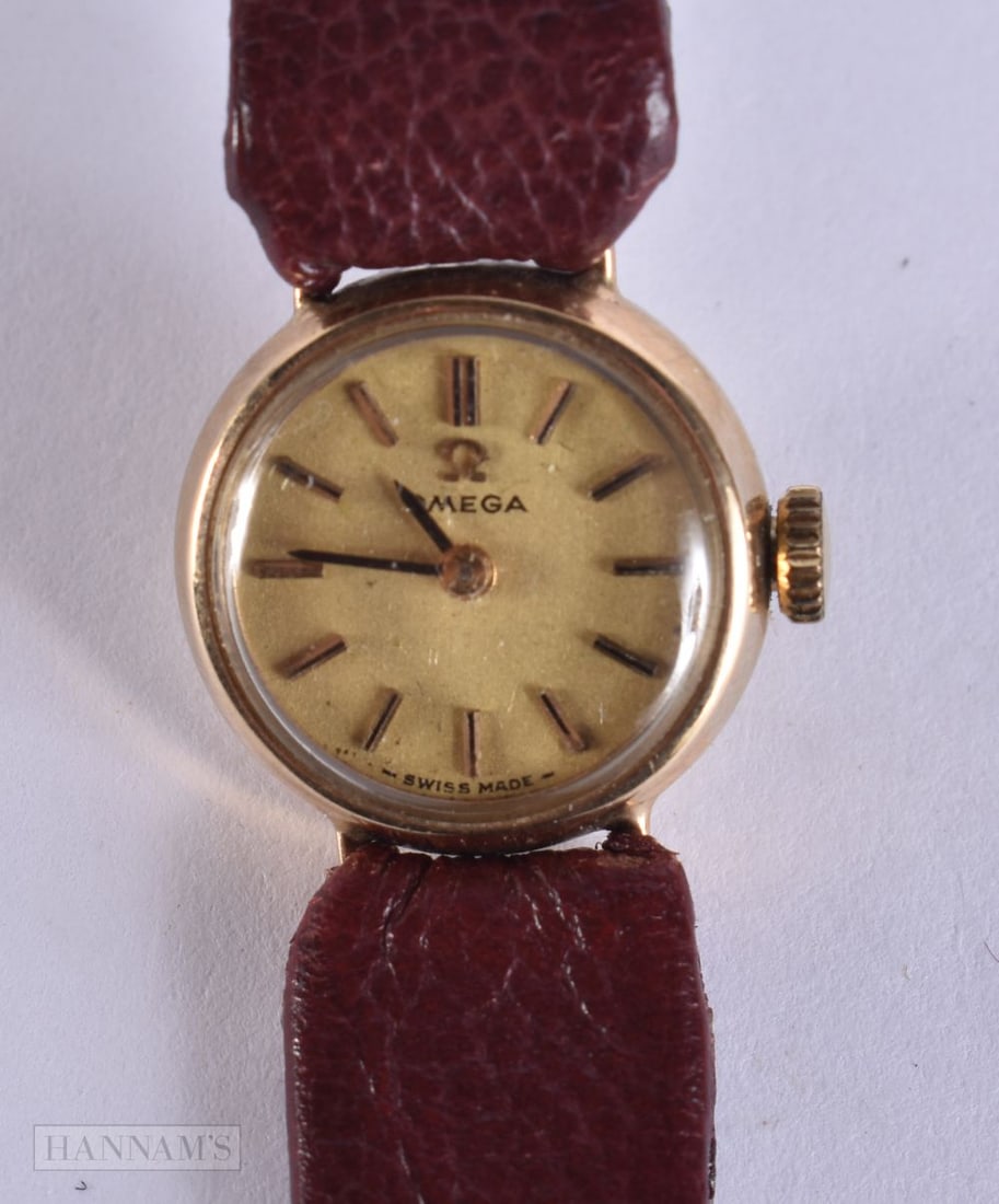 A LADIES 9CT GOLD OMEGA WRISTWATCH. Running. 1.75 cm wide. (1 of 5)