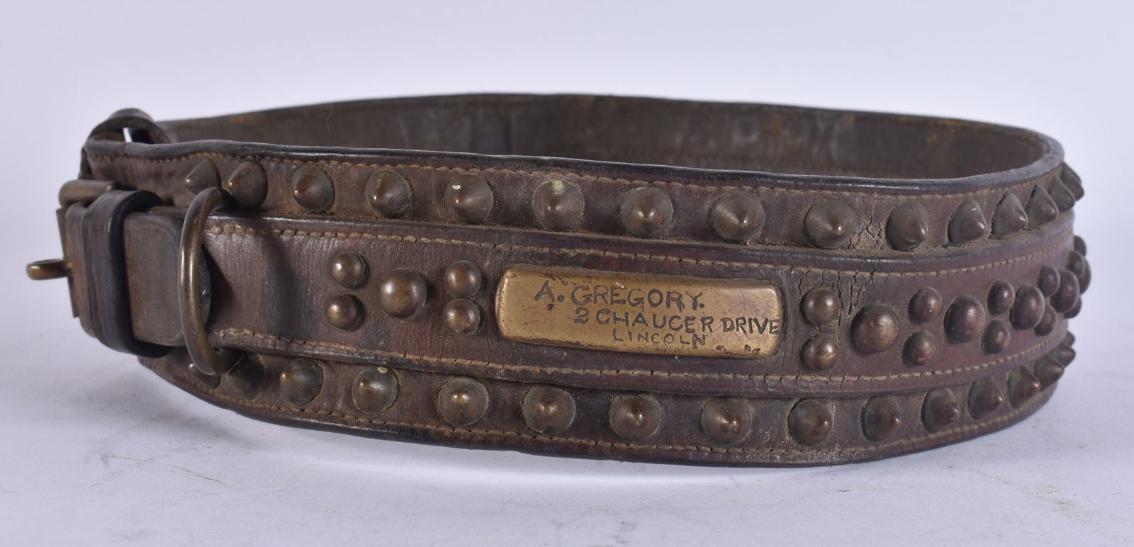 A LARGE VICTORIAN BRUTALIST MASTIFF DOG COLLAR inscribed A Gregory, 2 Chaucer Drive, Lincoln. 50 cm (1 of 4)